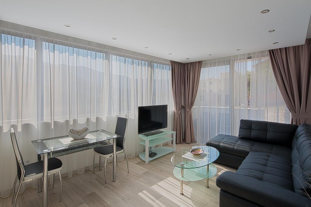 Montelux Apartments Budva Bagian luar foto